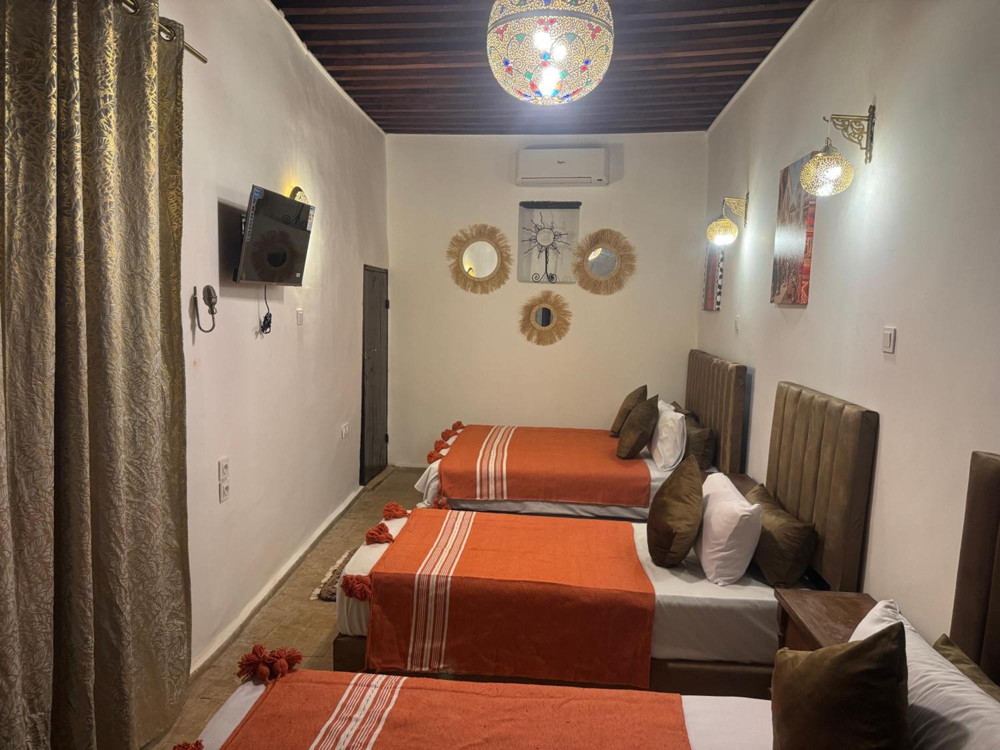Dar Shauala Hotel Fez Bagian luar foto