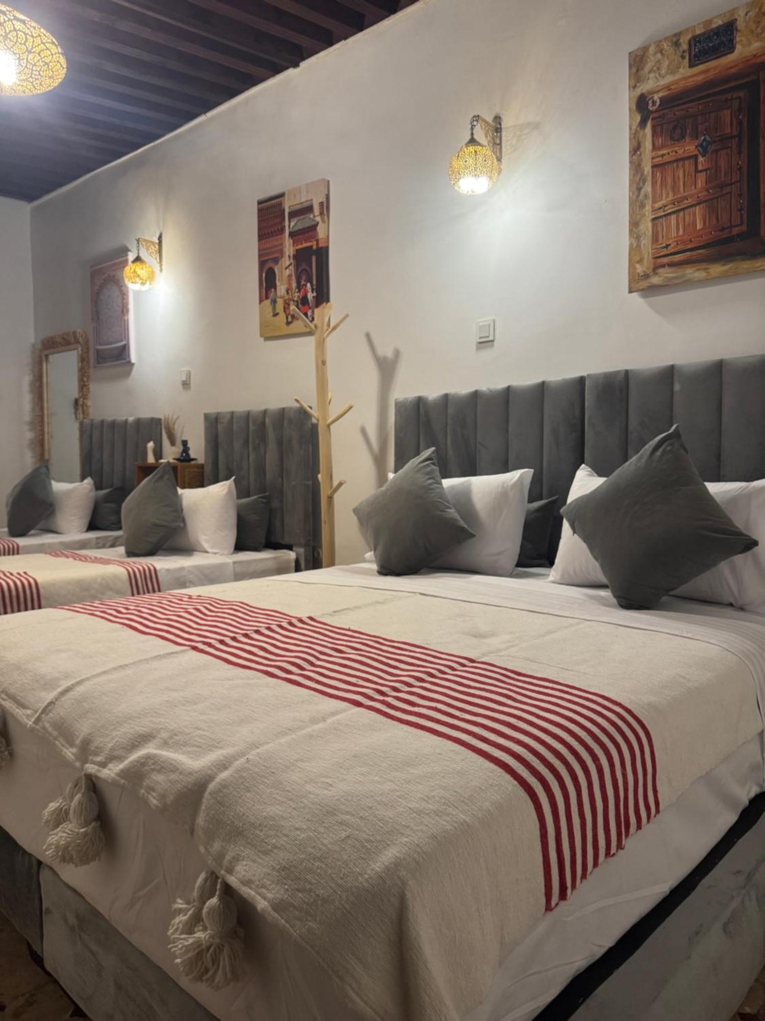 Dar Shauala Hotel Fez Bagian luar foto